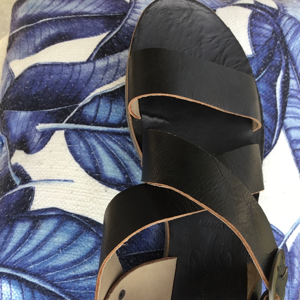 Fly London classy black sandals